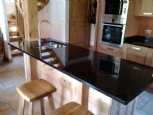 Piano cucina in Nero Galaxi lucido spessore 3 cm con foro per vasca sottotop