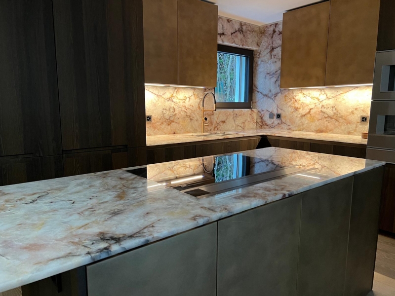 Top cucina in quarzite Cristallo 